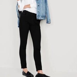 👖Old Navy black pop icon skinny curvy fit jeans. Size 8.